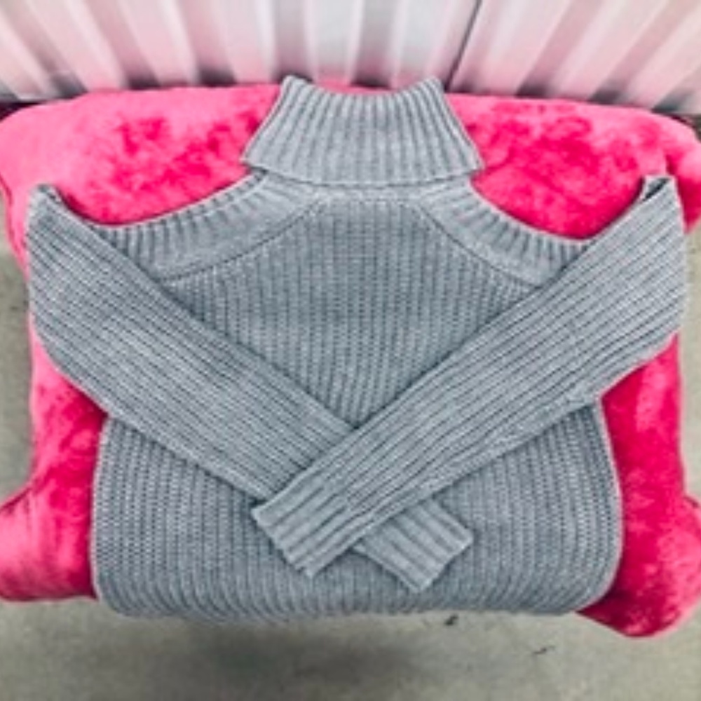 Cut Out Gray Cable Knit Sweater, L, New